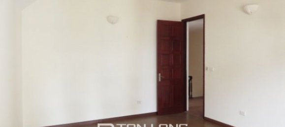 5 bedrooms Villa in Tay Ho, Vietnam No. 1938 27