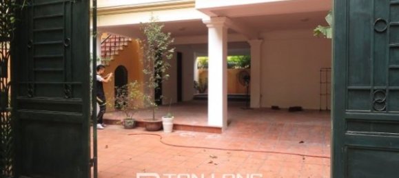 5 bedrooms Villa in Tay Ho, Vietnam No. 1938 18