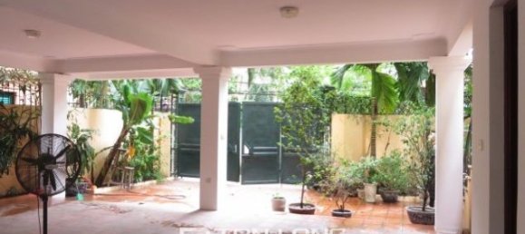 5 bedrooms Villa in Tay Ho, Vietnam No. 1938 3