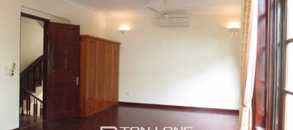 5 bedrooms Villa in Tay Ho, Vietnam No. 1938 11