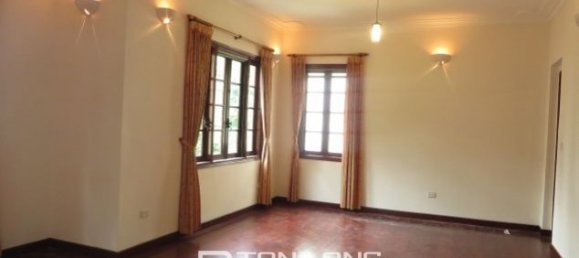 5 bedrooms Villa in Tay Ho, Vietnam No. 1938 10