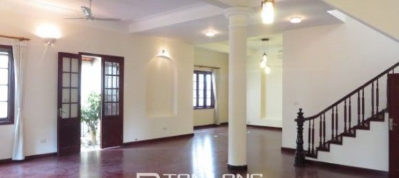 5 bedrooms Villa in Tay Ho, Vietnam No. 1938 6