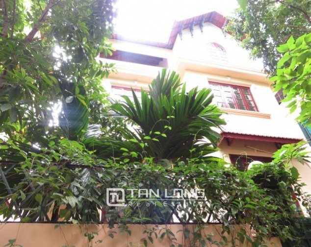 5 bedrooms Villa in Tay Ho, Vietnam No. 1938