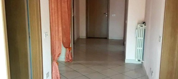 5 rooms House in Castelnovo di Sotto, Italy No. 102477 2