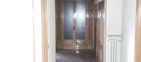 5 rooms House in Castelnovo di Sotto, Italy No. 102477 11