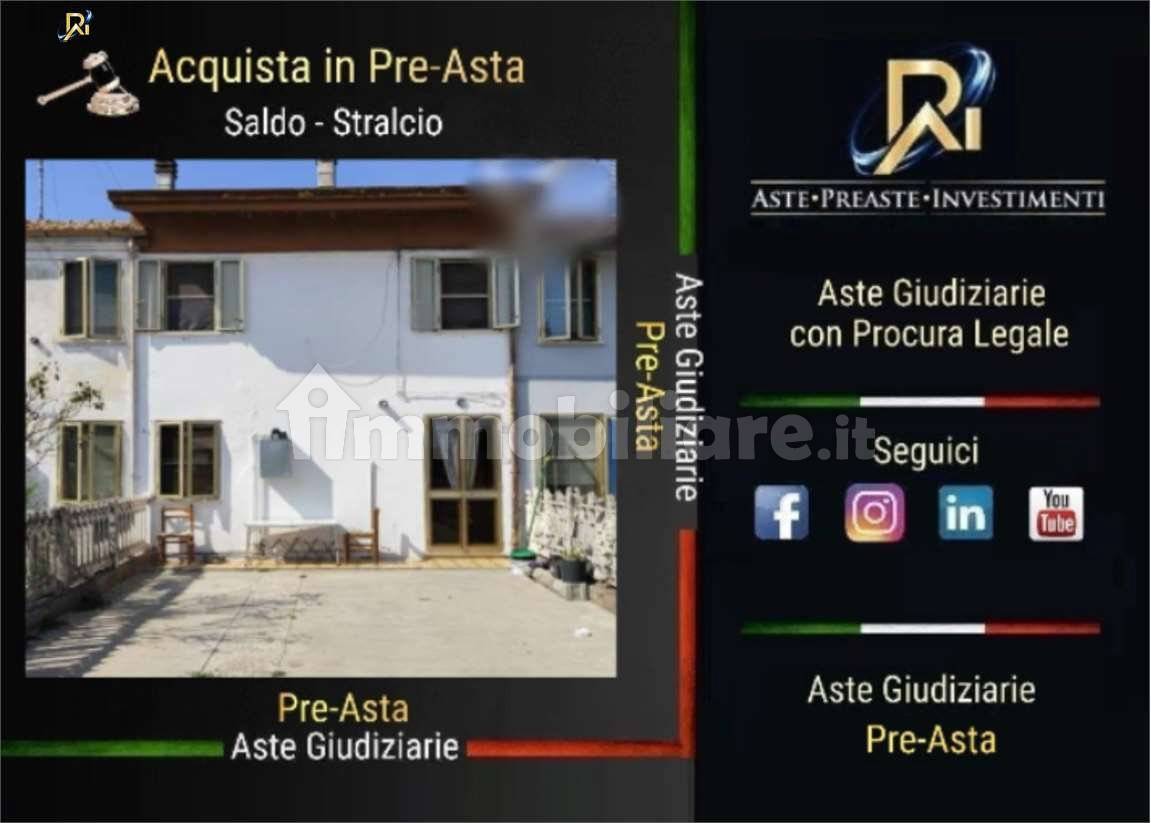 Apartamento de 2 dormitorios en Riva del Po, Italy No. 25091