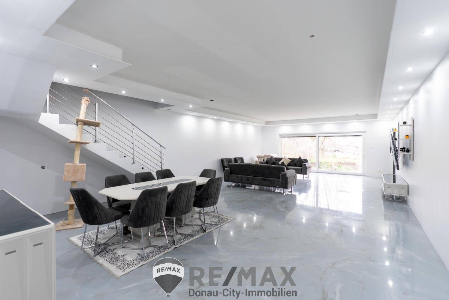 Дом с 6 комнатами в Ангерн ан дер Марх, Австрия № 231728