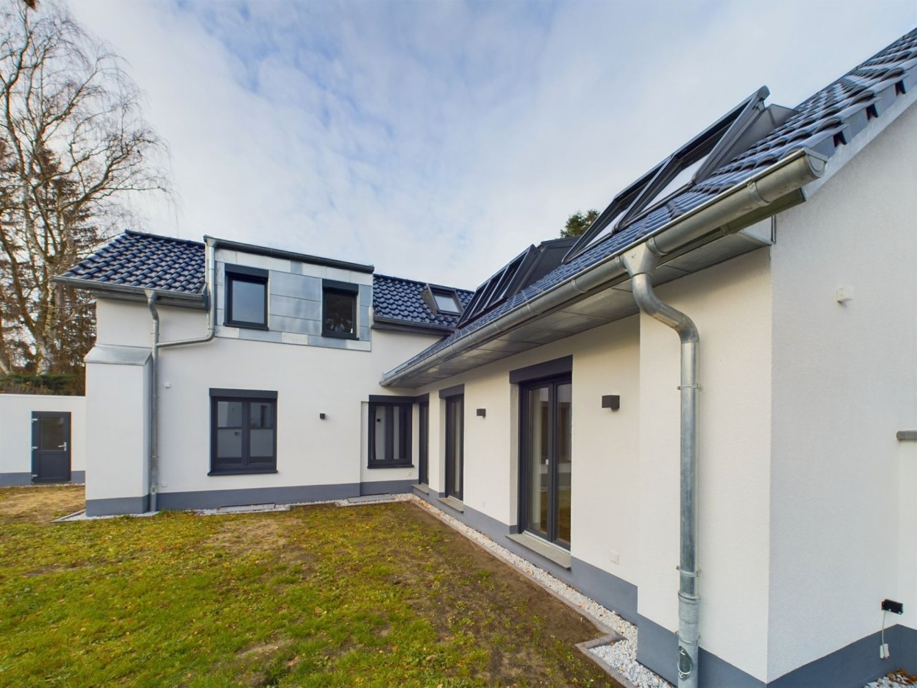 7 rooms House in Lower Saxony, Germany No. 132996