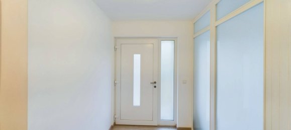 7 rooms House in Lower Saxony, Germany No. 132996 3