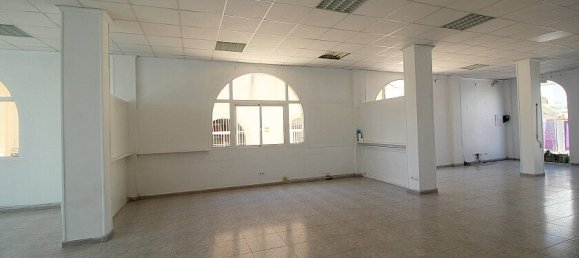 300m² Commercial property in La Zenia, Spain No. 14448 2