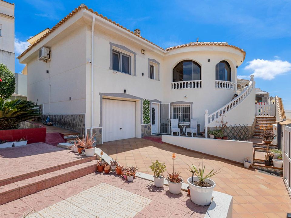 6 bedrooms Villa in Benijofar, Spain No. 176615