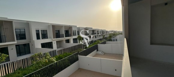 4 dormitorios adosado en alquiler en Jebel Ali, Dubai, UAE № 200927 2