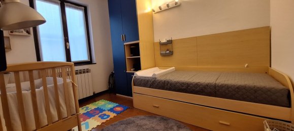 3-salle Appartement à Borno, Italy No. 25202 11