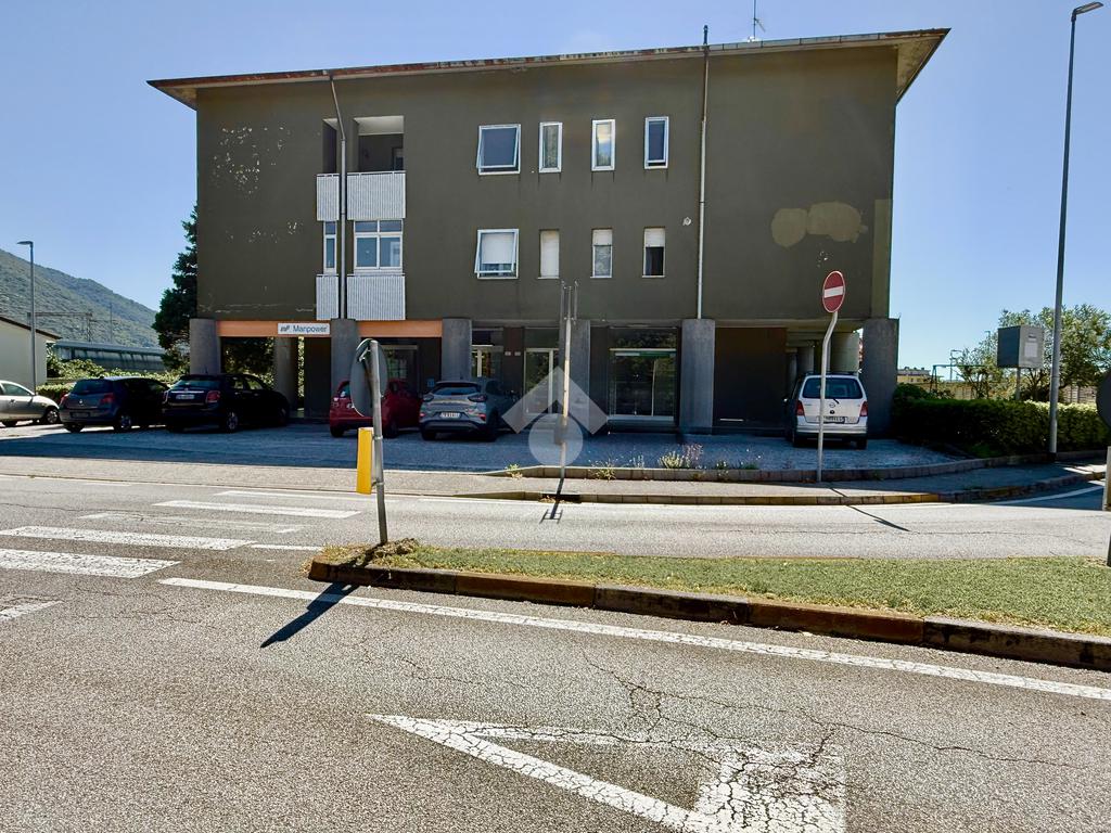 Apartamento de 3 habitaciónes en Udine, Italy No. 329400