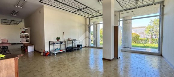 Apartamento de 3 habitaciónes en Udine, Italy No. 329400 6