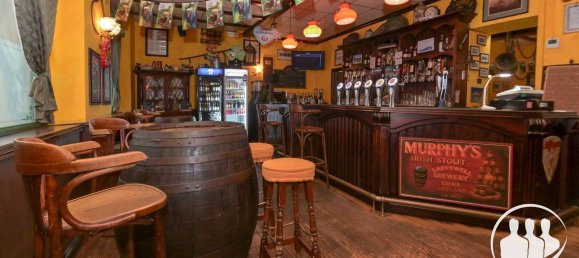 121m² Commercial property in Turin, Italy No. 349047 4