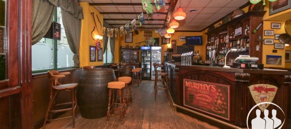 121m² Commercial property in Turin, Italy No. 349047 3