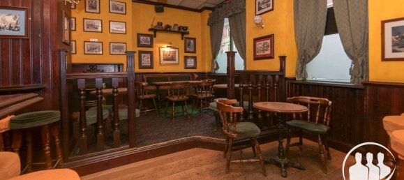 121m² Commercial property in Turin, Italy No. 349047 9