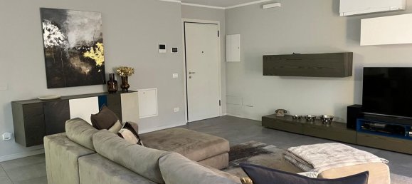 Duplex de 3 divisões em Limbiate, Italy N.º 334601 3