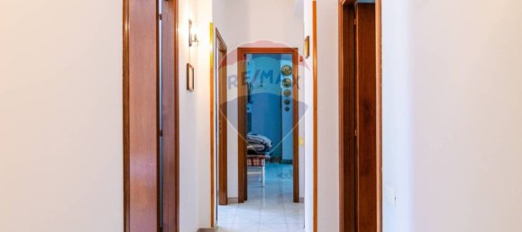 Квартира с 4 спальнями в Рипосто, Италия № 262051 9