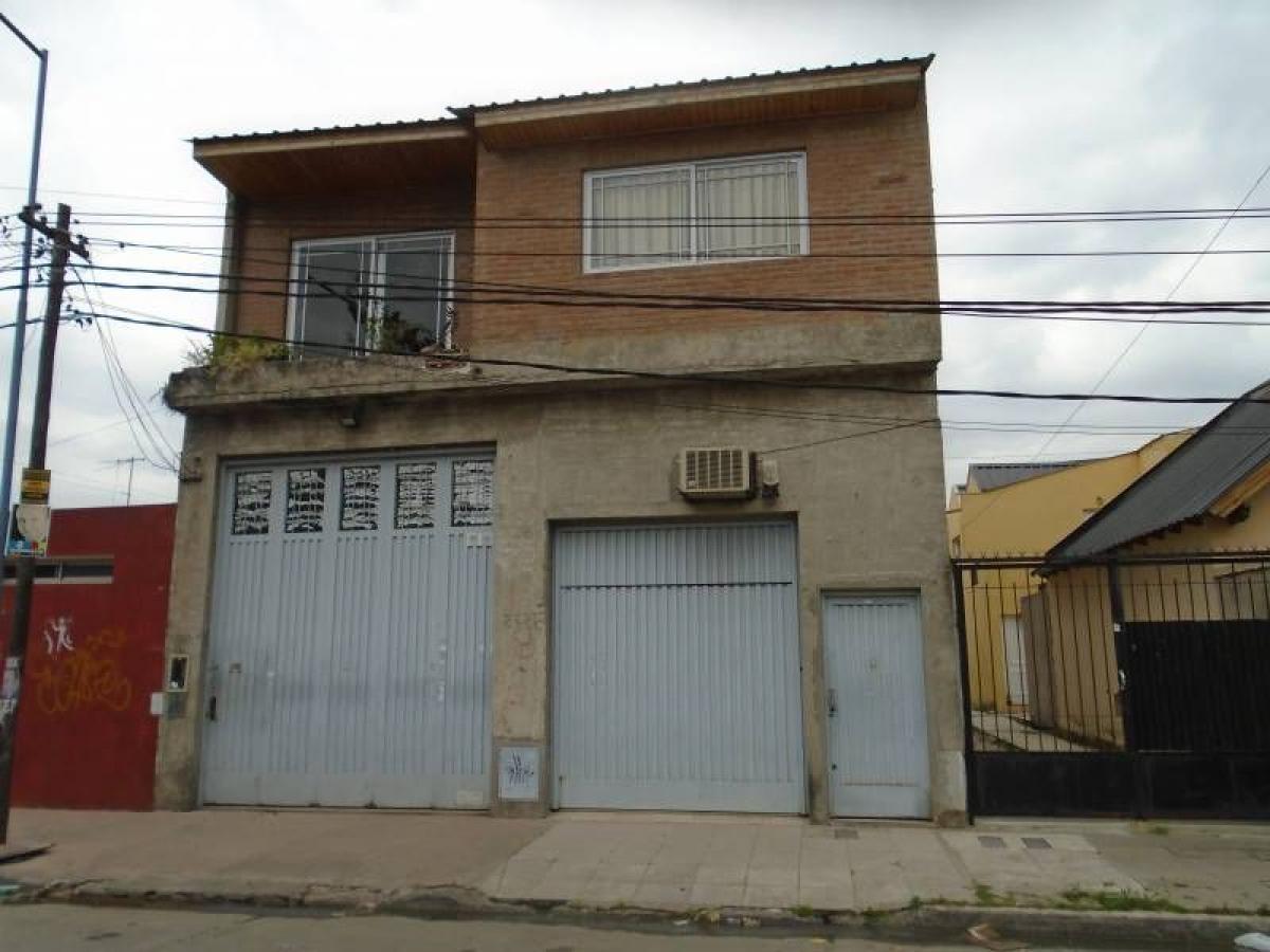 425m² Commercial property in Lanus, Argentina No. 28651