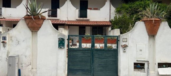 Casa de 5 habitaciónes en Pomezia, Italy No. 13078 2