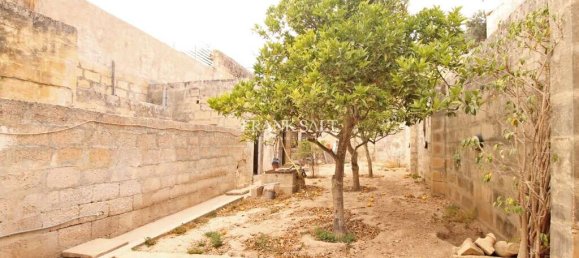 2 Schlafzimmer Stadthaus in Siggiewi, Malta, Nr. 4515 2