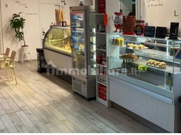 120m² Commercial property in Porto Recanati, Italy No. 285358