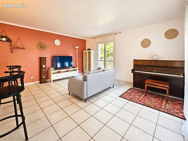 2 chambres Appartement à Noisy-le-Grand, France No. 309663