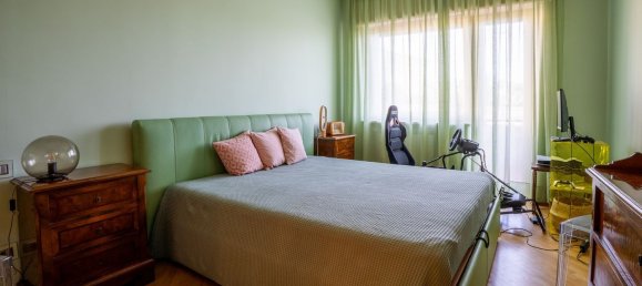 5 rooms Apartment in Naples, Italy No. 113142 11