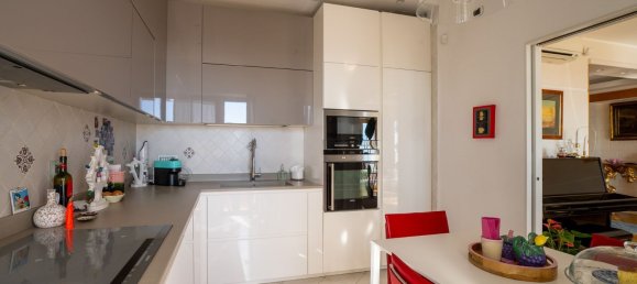 5 rooms Apartment in Naples, Italy No. 113142 18