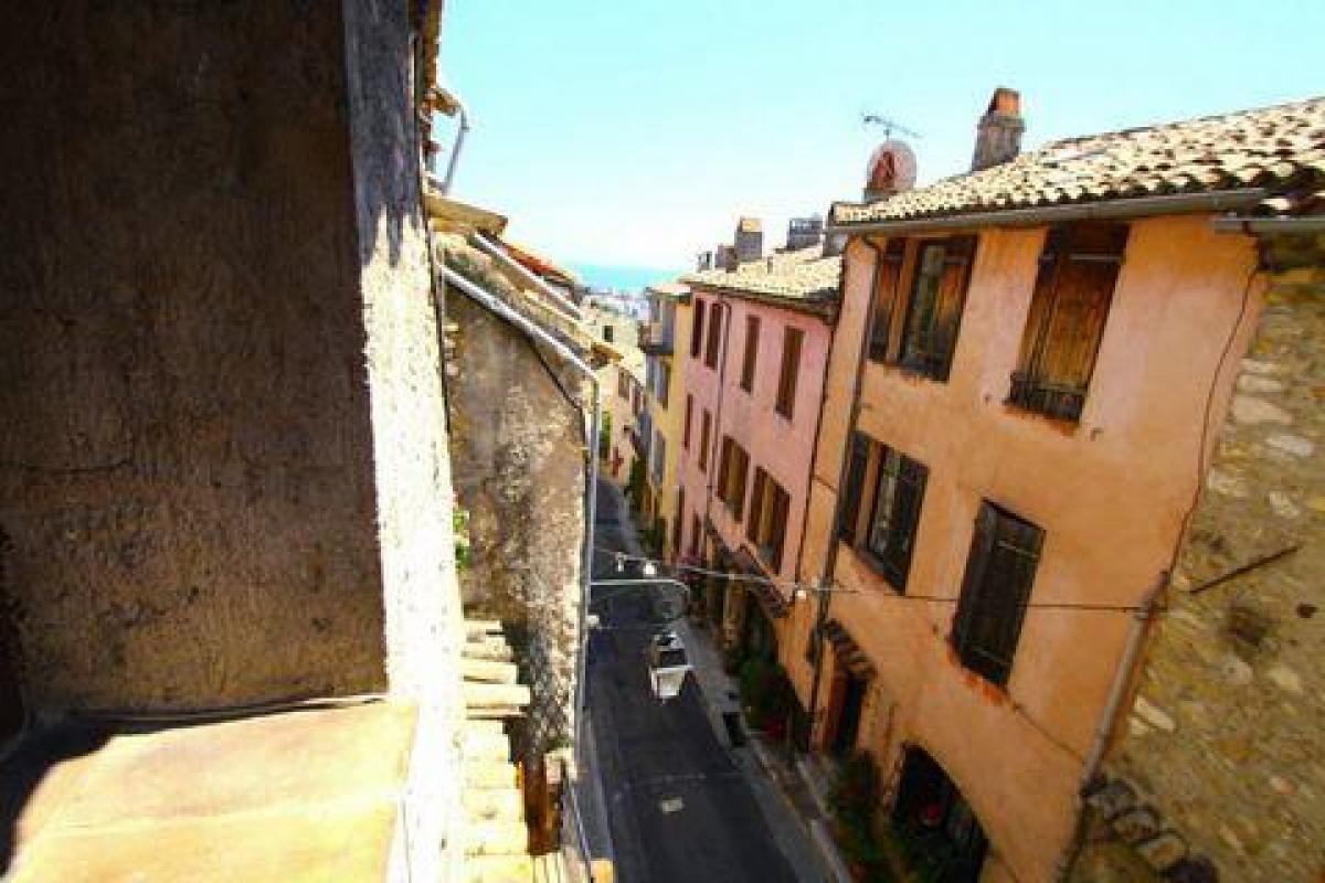 2 bedrooms House in Cagnes-sur-Mer, France No. 31243