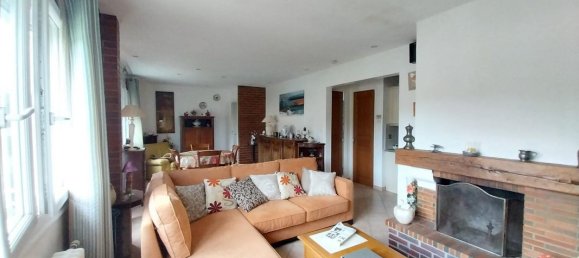 3 bedrooms House in Le Neubourg, France No. 358732 9