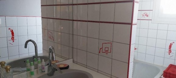 3 bedrooms House in Le Neubourg, France No. 358732 12