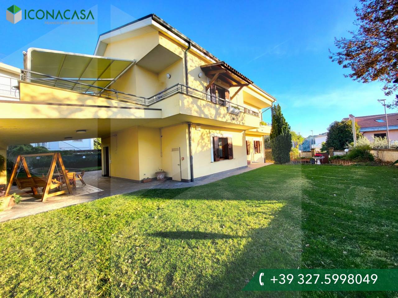 13 rooms Villa in Pescara, Italy No. 34518