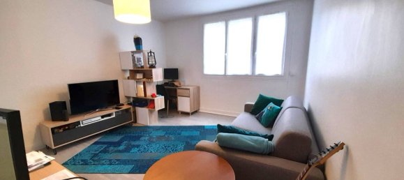 Apartamento de 2 dormitorios en Senlis, France No. 161240 2