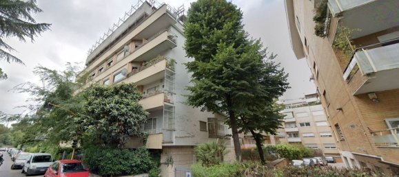 4 rooms Apartment in Rome, Italy No. 185706 4