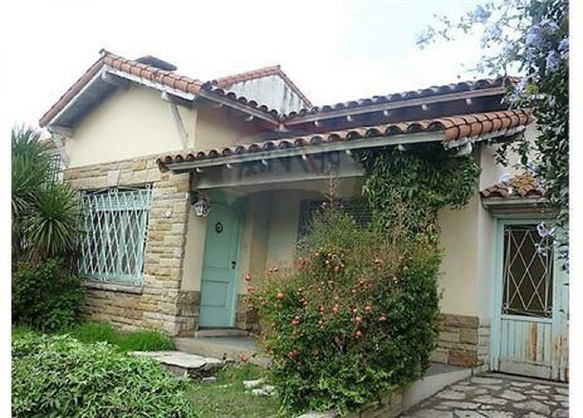 2 bedrooms House in Moron, Argentina No. 56239