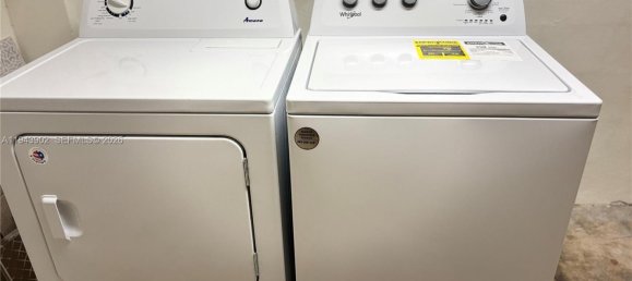 3 dormitorios dúplex en alquiler en Miami, Miami-Dade, Florida, USA № 614937 9