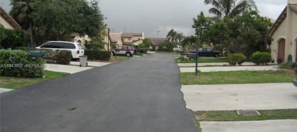 3 dormitorios dúplex en alquiler en Miami, Miami-Dade, Florida, USA № 614937 2