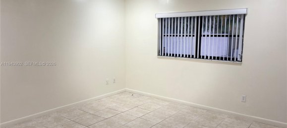 3 dormitorios dúplex en alquiler en Miami, Miami-Dade, Florida, USA № 614937 21