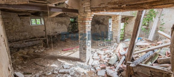 12-salle Maison à San Severino Marche, Italy No. 149828 3