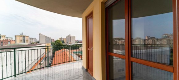 3 rooms Penthouse in Turin, Italy No. 12606 31