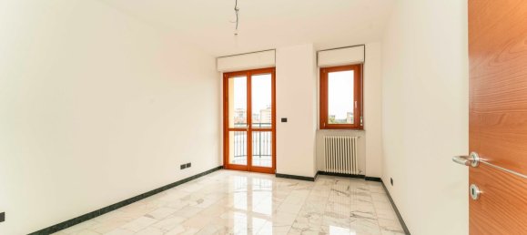 3 rooms Penthouse in Turin, Italy No. 12606 15