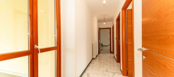 3 rooms Penthouse in Turin, Italy No. 12606 8