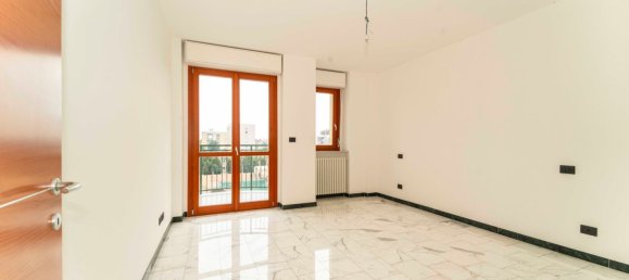 3 rooms Penthouse in Turin, Italy No. 12606 11