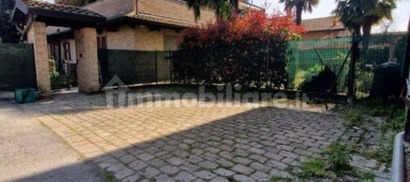 3 bedrooms Apartment in Carimate, Italy No. 335257 3