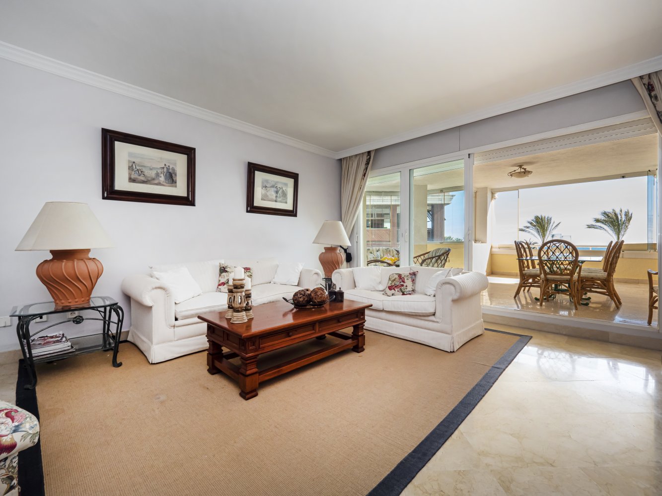 Apartamento de 2 dormitorios en Marbella, Spain No. 94017