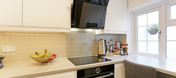 2 bedrooms Apartment in London, United Kingdom No. 14222 2