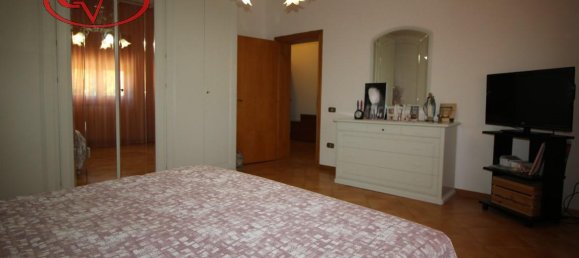 4 rooms Villa in San Giovanni Valdarno, Italy No. 233820 17